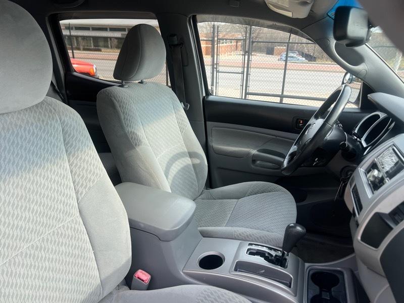 Toyota Tacoma PreRunner Double Cab V6 Auto 2WD 2011