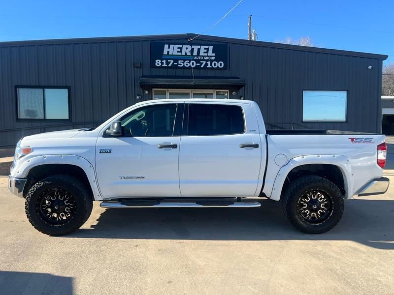 Toyota Tundra SR5 5.7L V8 FFV CrewMax 4WD 2016