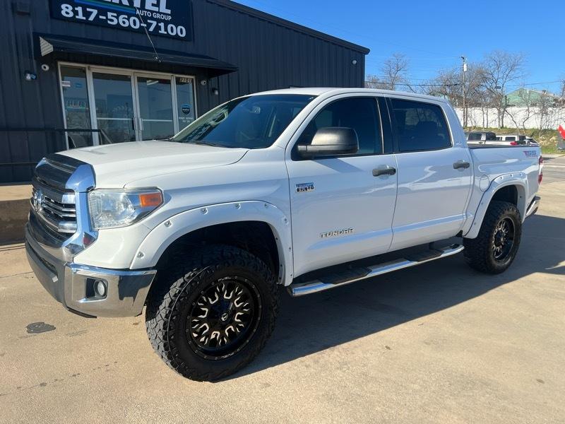 Toyota Tundra SR5 5.7L V8 FFV CrewMax 4WD 2016