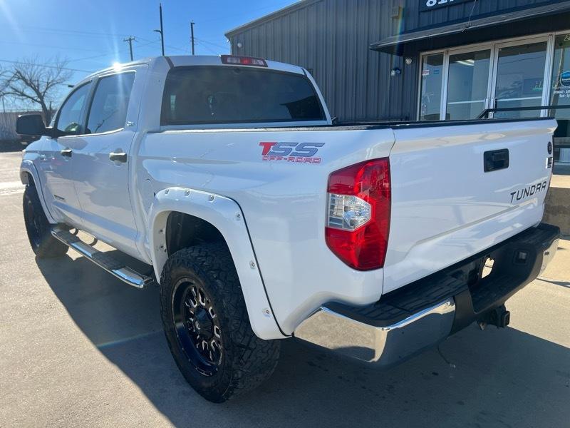 Toyota Tundra SR5 5.7L V8 FFV CrewMax 4WD 2016