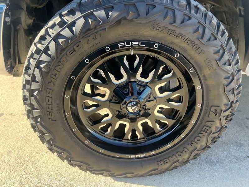 Toyota Tundra SR5 5.7L V8 FFV CrewMax 4WD 2016