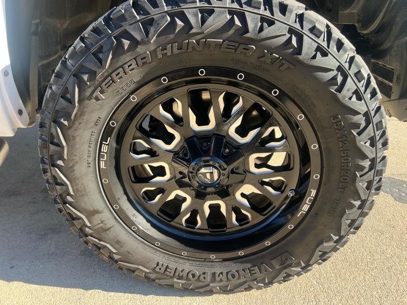 Toyota Tundra SR5 5.7L V8 FFV CrewMax 4WD 2016