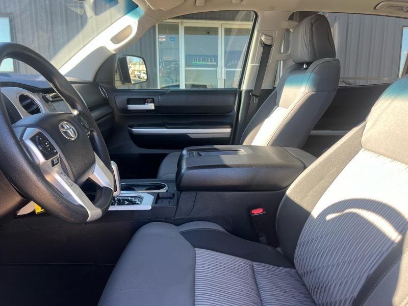 Toyota Tundra SR5 5.7L V8 FFV CrewMax 4WD 2016