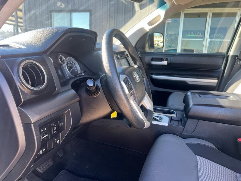 Toyota Tundra SR5 5.7L V8 FFV CrewMax 4WD 2016