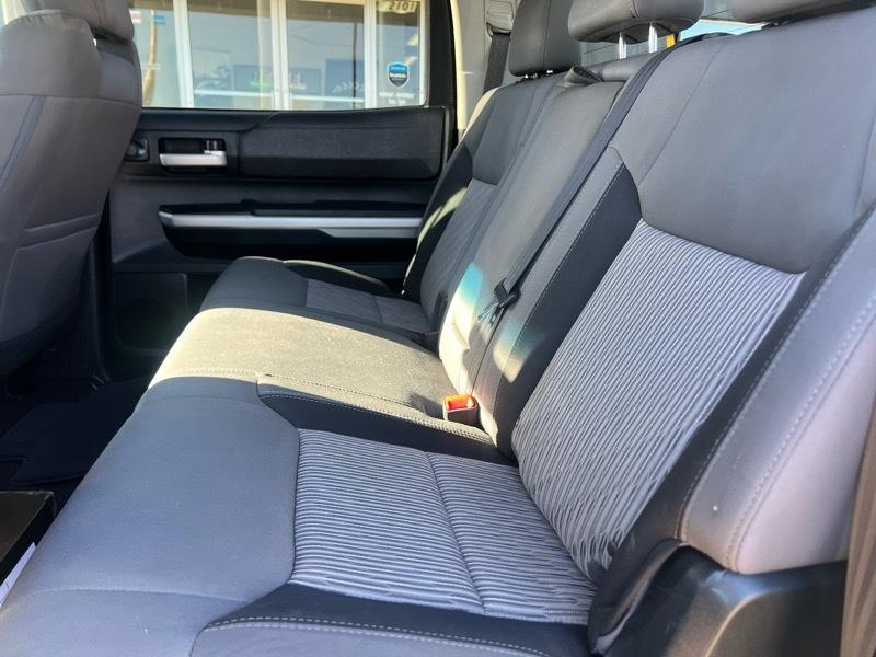 Toyota Tundra SR5 5.7L V8 FFV CrewMax 4WD 2016