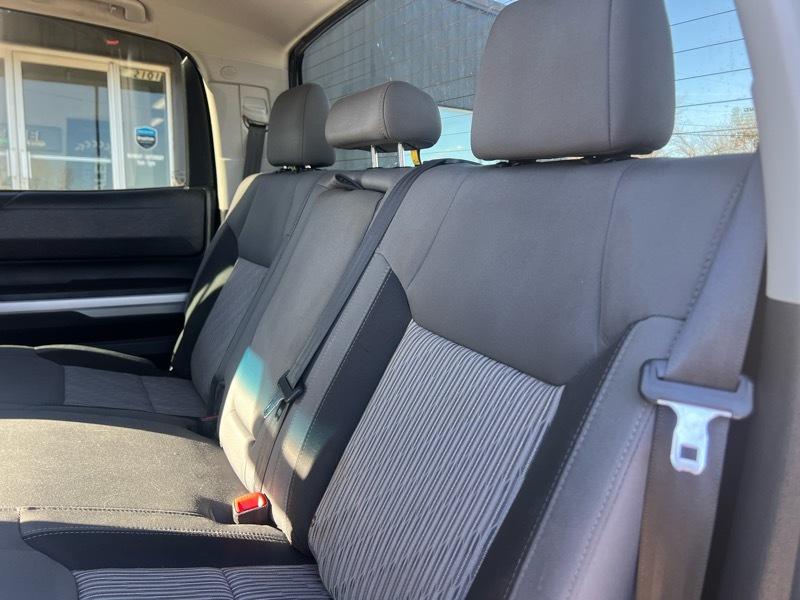 Toyota Tundra SR5 5.7L V8 FFV CrewMax 4WD 2016