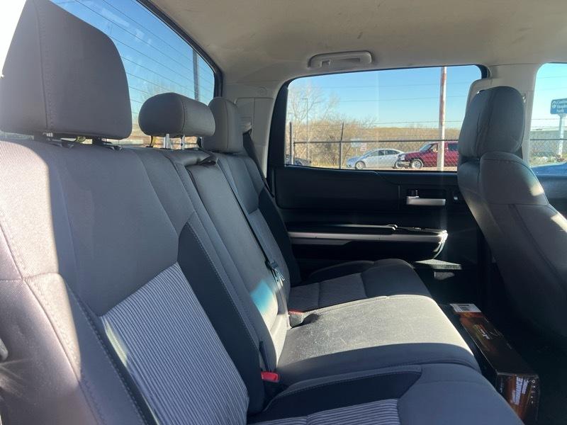 Toyota Tundra SR5 5.7L V8 FFV CrewMax 4WD 2016