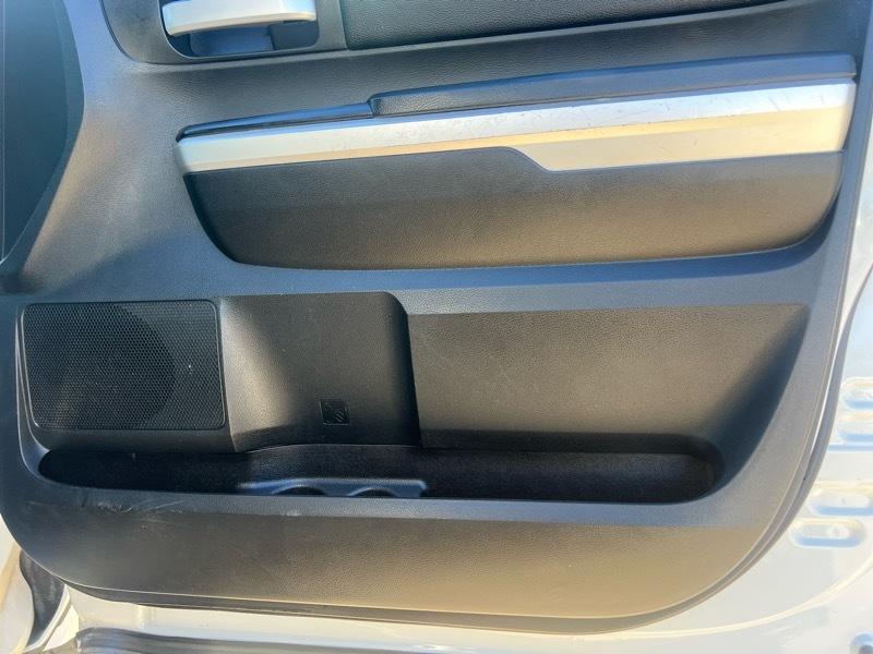 Toyota Tundra SR5 5.7L V8 FFV CrewMax 4WD 2016