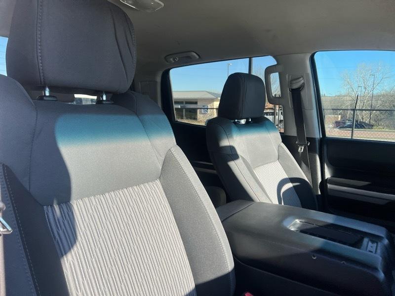 Toyota Tundra SR5 5.7L V8 FFV CrewMax 4WD 2016