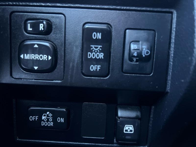 Toyota Tundra SR5 5.7L V8 FFV CrewMax 4WD 2016