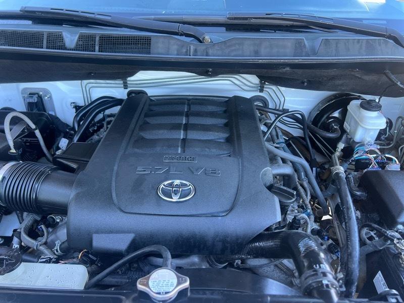 Toyota Tundra SR5 5.7L V8 FFV CrewMax 4WD 2016