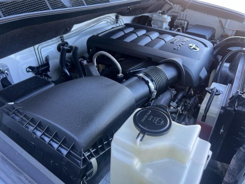 Toyota Tundra SR5 5.7L V8 FFV CrewMax 4WD 2016