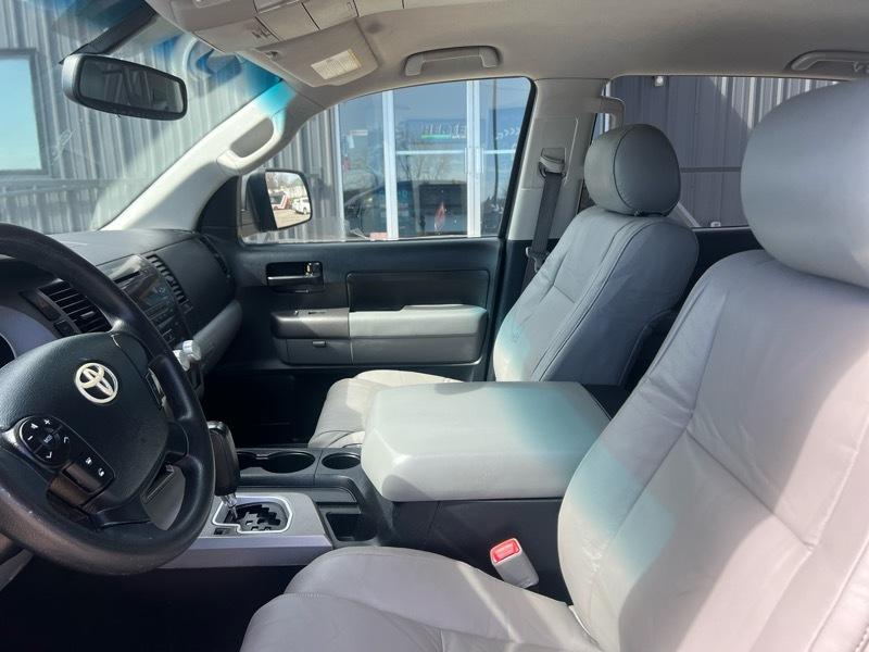 Toyota Tundra 2WD CrewMax 145.7" 5.7L SR5 (Natl) 2012