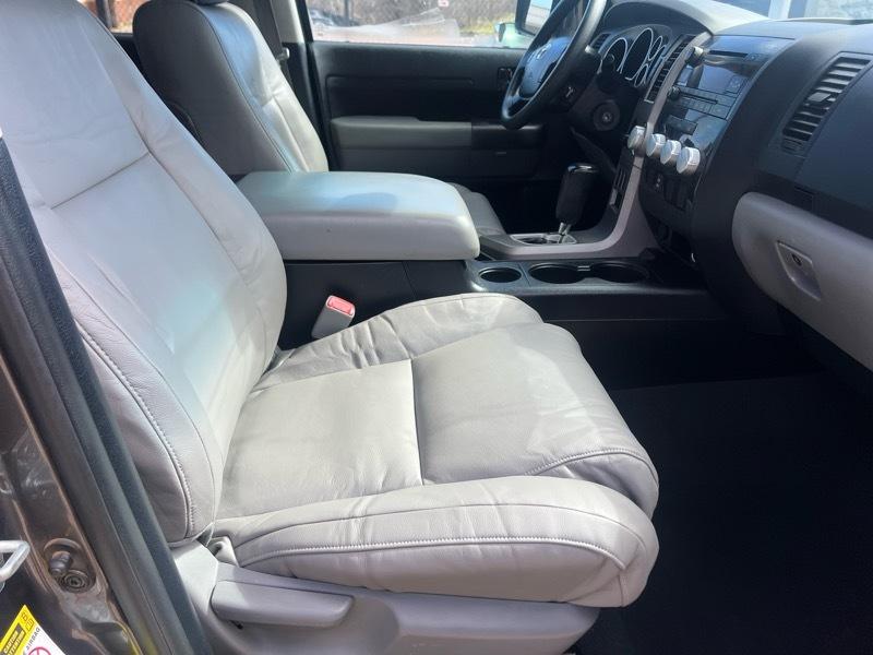 Toyota Tundra 2WD CrewMax 145.7" 5.7L SR5 (Natl) 2012