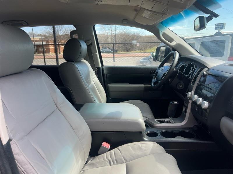 Toyota Tundra 2WD CrewMax 145.7" 5.7L SR5 (Natl) 2012