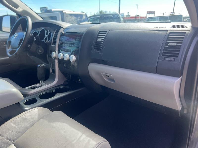 Toyota Tundra 2WD CrewMax 145.7" 5.7L SR5 (Natl) 2012