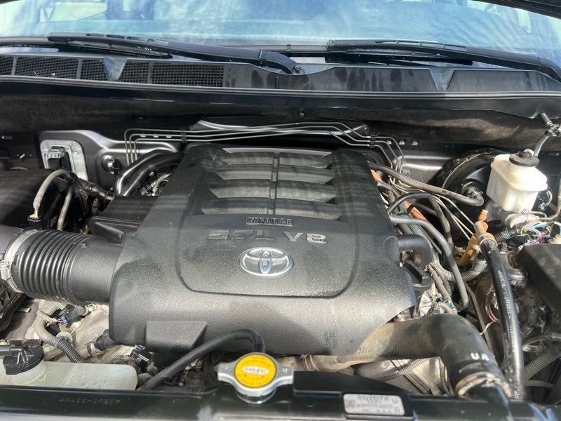 Toyota Tundra 2WD CrewMax 145.7" 5.7L SR5 (Natl) 2012