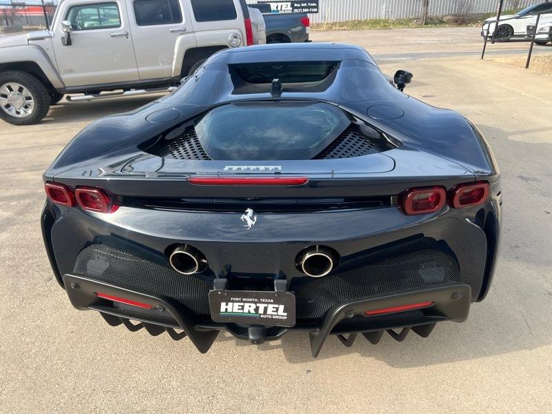 Ferrari SF90 Spider
SF90 Spider Base 2023