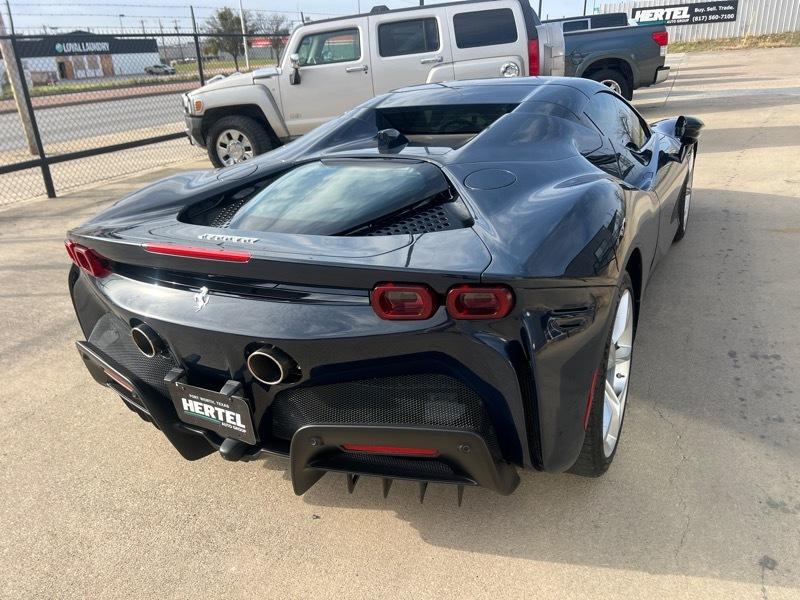 Ferrari SF90 Spider
SF90 Spider Base 2023