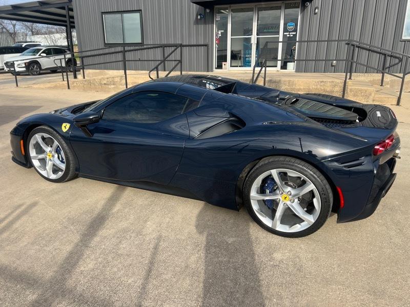 Ferrari SF90 Spider
SF90 Spider Base 2023