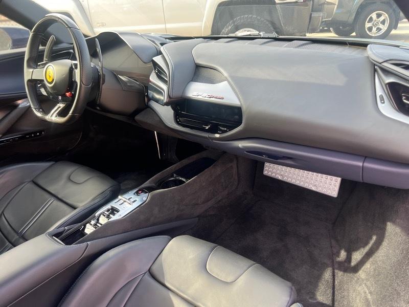 Ferrari SF90 Spider
SF90 Spider Base 2023