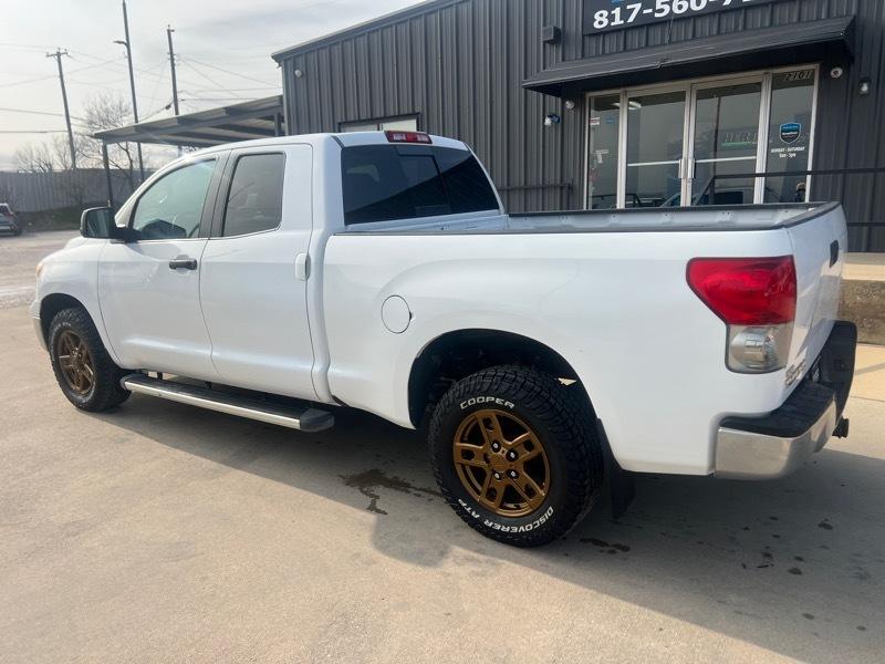 Toyota Tundra 2WD Double 164.6" 4.7L V8 SR5 (Natl 2007