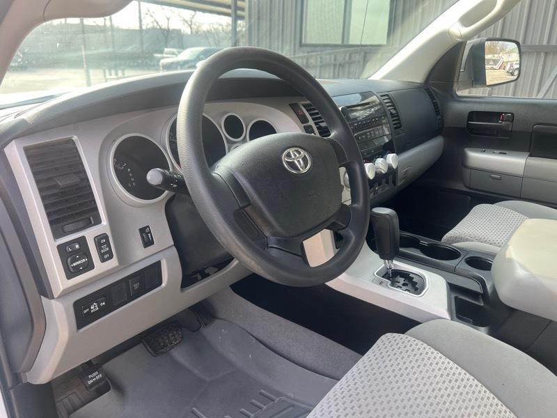 Toyota Tundra 2WD Double 164.6" 4.7L V8 SR5 (Natl 2007