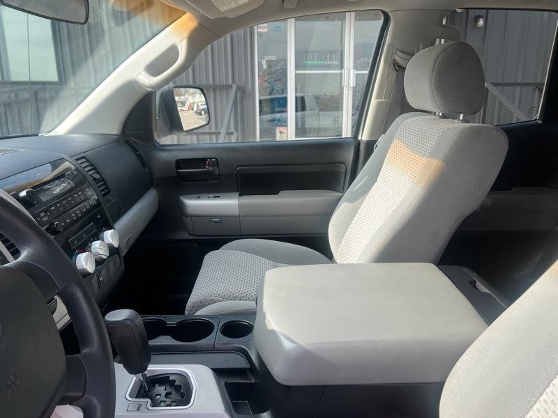 Toyota Tundra 2WD Double 164.6" 4.7L V8 SR5 (Natl 2007