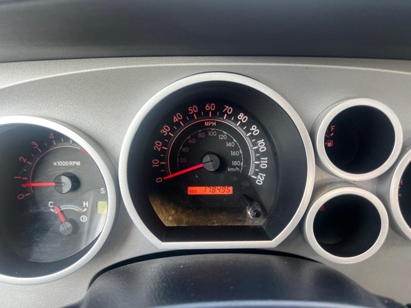 Toyota Tundra 2WD Double 164.6" 4.7L V8 SR5 (Natl 2007