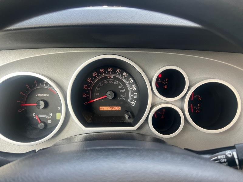 Toyota Tundra 2WD Double 164.6" 4.7L V8 SR5 (Natl 2007