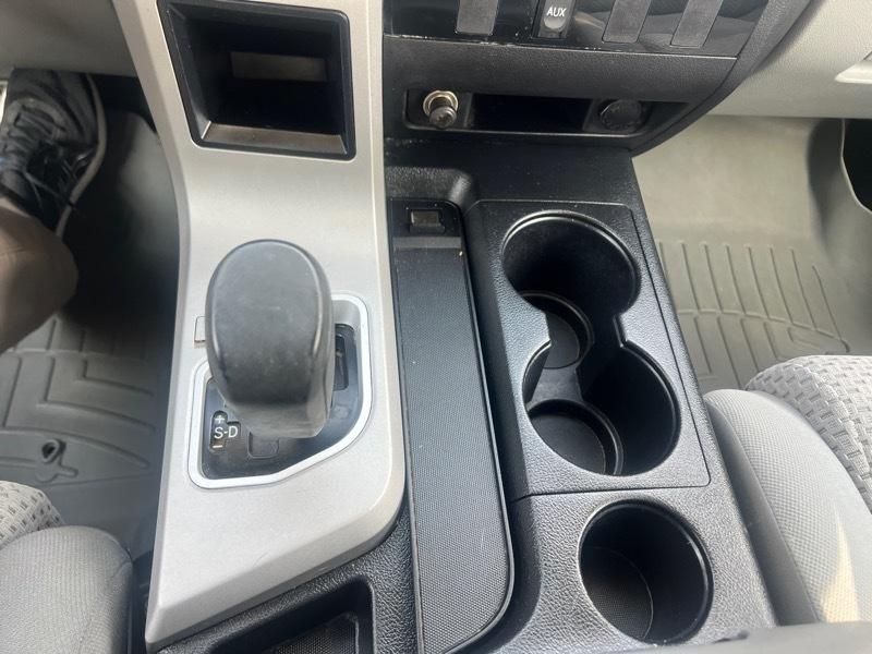 Toyota Tundra 2WD Double 164.6" 4.7L V8 SR5 (Natl 2007