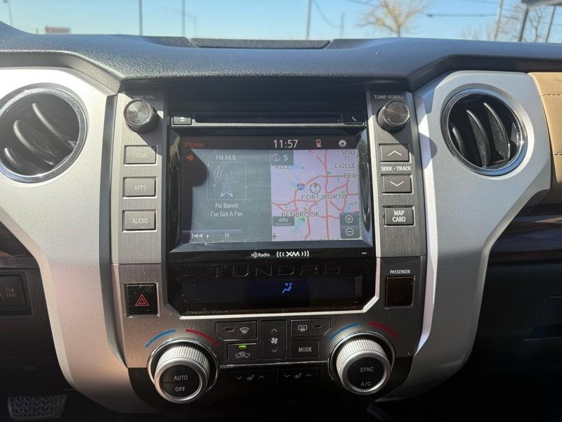 Toyota Tundra Limited 5.7L CrewMax 2WD 2015