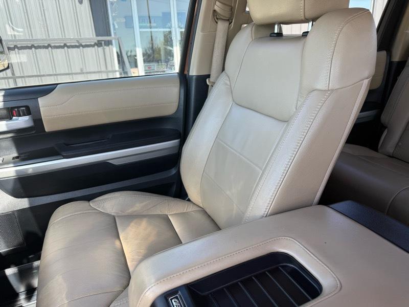 Toyota Tundra Limited 5.7L CrewMax 2WD 2015