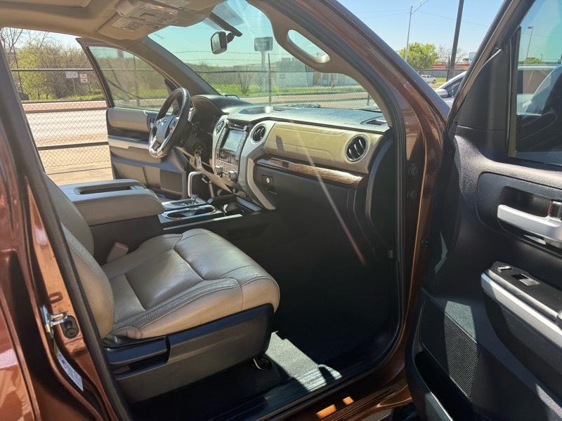 Toyota Tundra Limited 5.7L CrewMax 2WD 2015