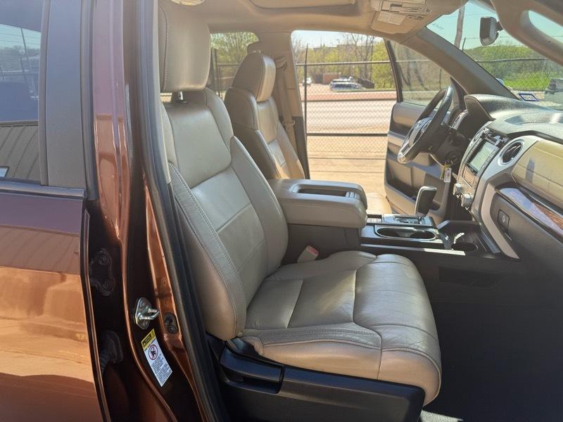 Toyota Tundra Limited 5.7L CrewMax 2WD 2015