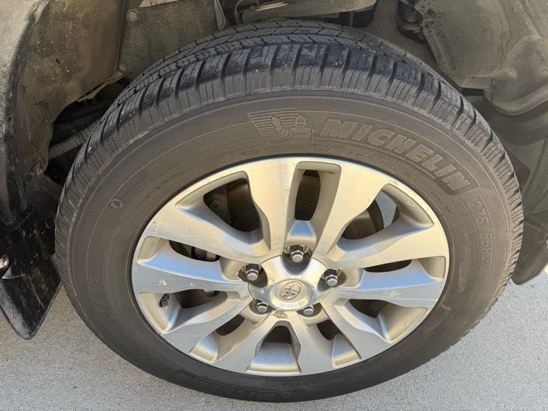 Toyota Tundra Limited 5.7L CrewMax 2WD 2015