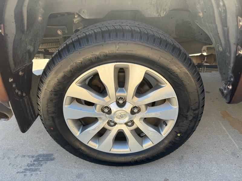 Toyota Tundra Limited 5.7L CrewMax 2WD 2015