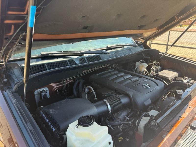 Toyota Tundra Limited 5.7L CrewMax 2WD 2015