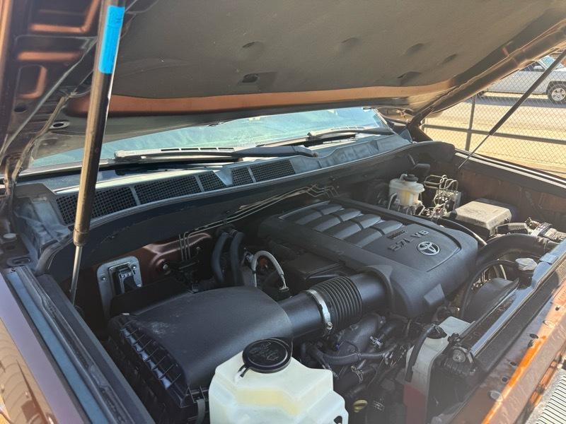 Toyota Tundra Limited 5.7L CrewMax 2WD 2015