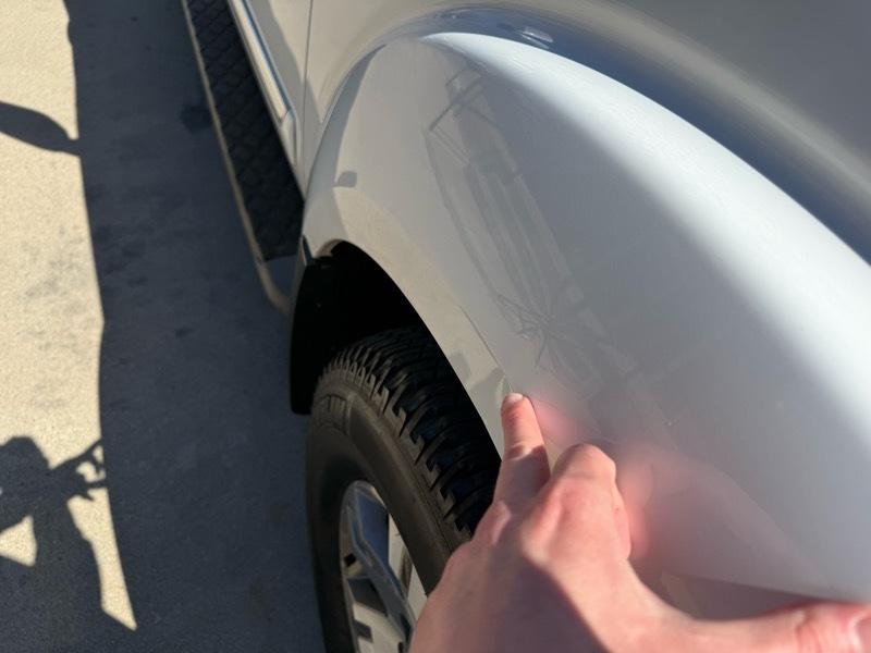 Nissan Pathfinder LE 4WD 2011