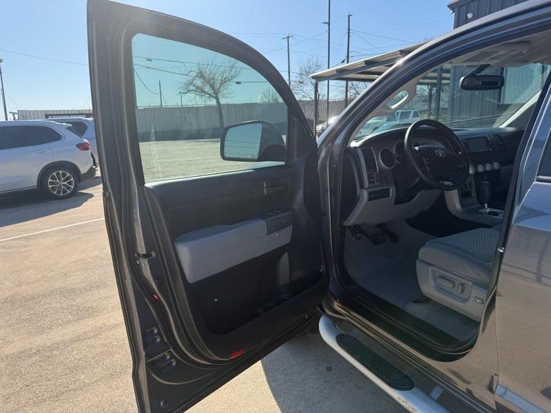 Toyota Tundra 2WD CrewMax 145.7" 5.7L SR5 (Natl) 2011