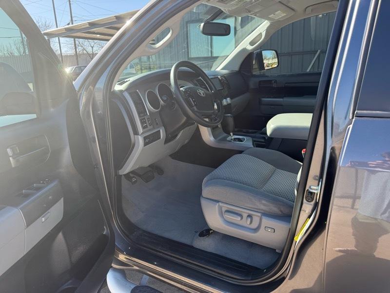 Toyota Tundra 2WD CrewMax 145.7" 5.7L SR5 (Natl) 2011