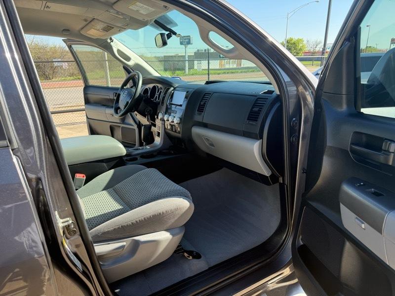 Toyota Tundra 2WD CrewMax 145.7" 5.7L SR5 (Natl) 2011