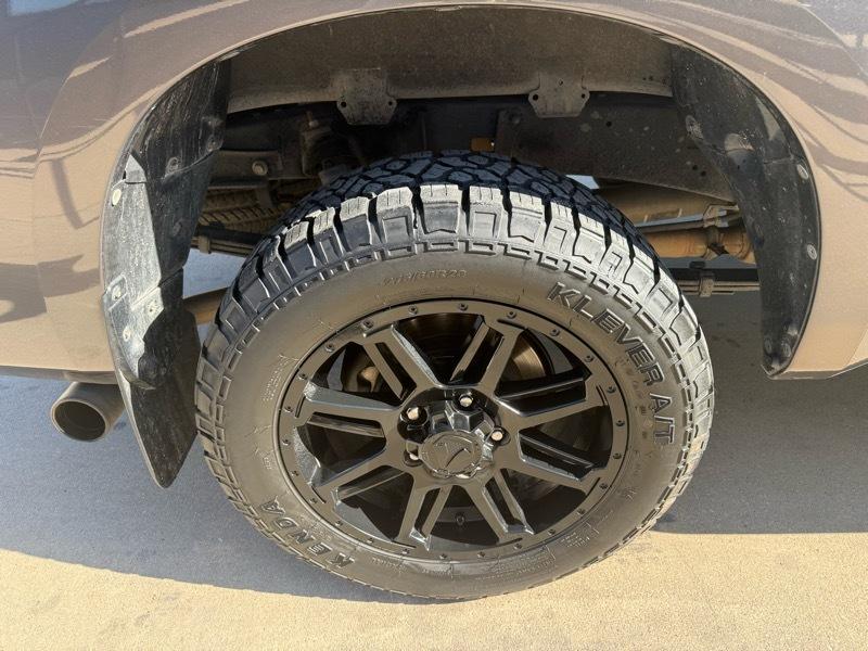 Toyota Tundra 2WD CrewMax 145.7" 5.7L SR5 (Natl) 2011