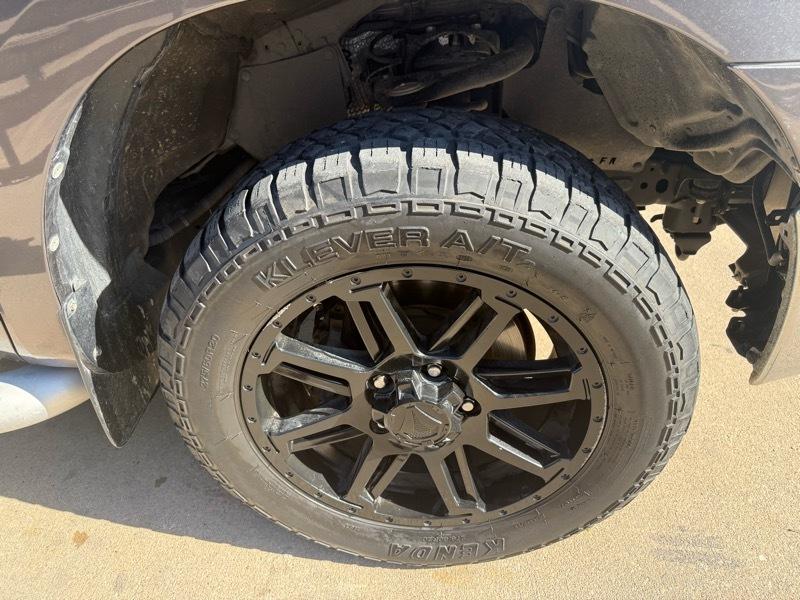 Toyota Tundra 2WD CrewMax 145.7" 5.7L SR5 (Natl) 2011