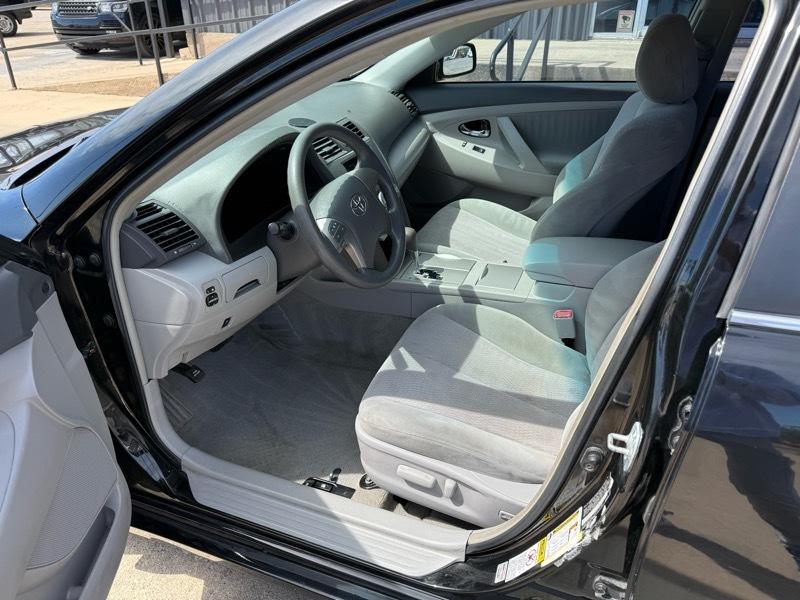 Toyota Camry LE 4D Sedan 2010