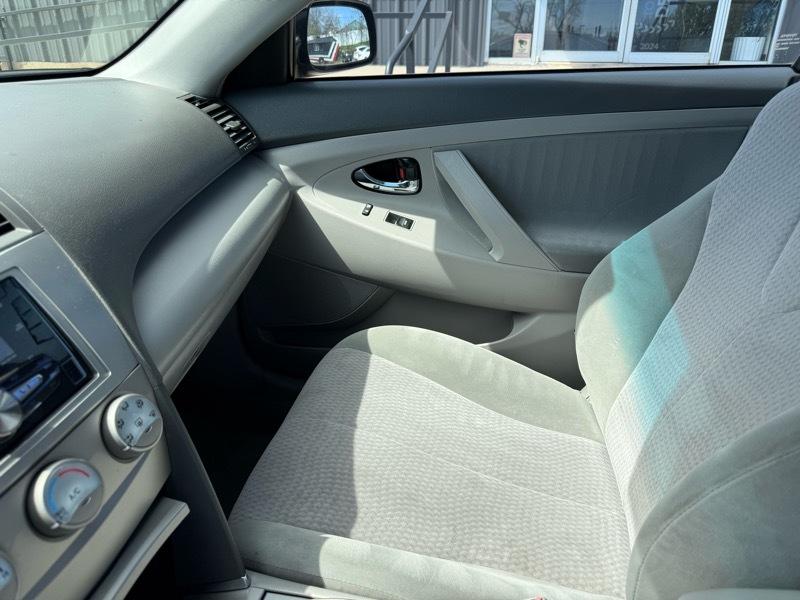 Toyota Camry LE 4D Sedan 2010