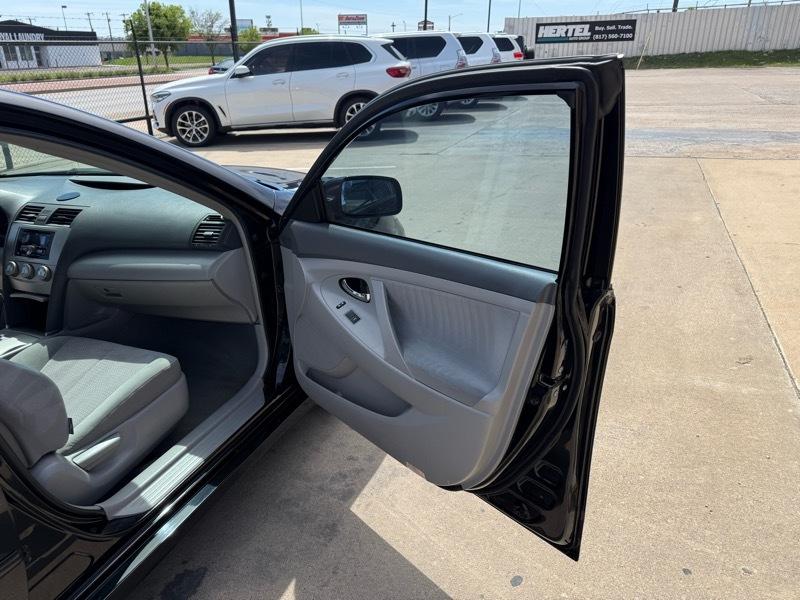 Toyota Camry LE 4D Sedan 2010