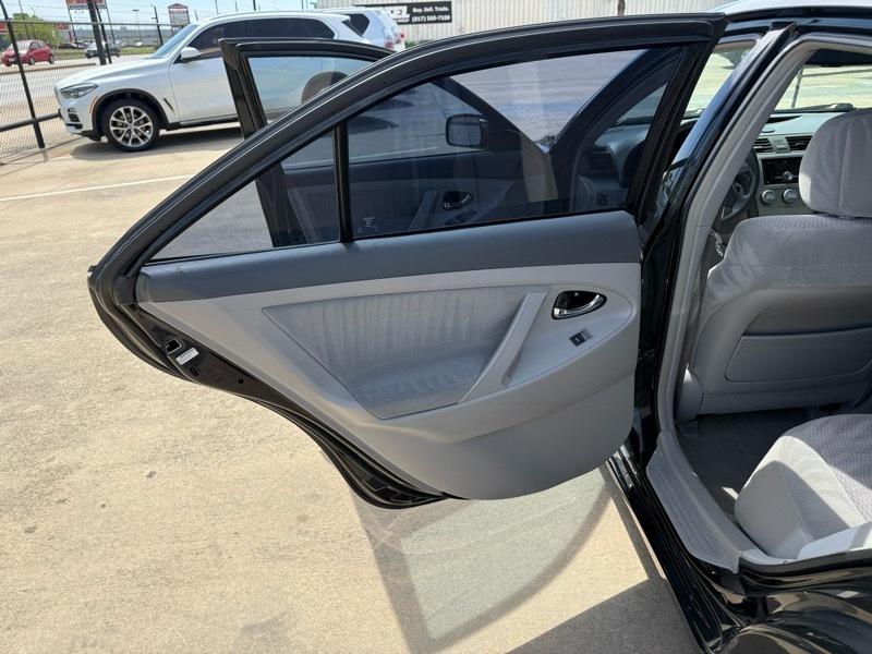 Toyota Camry LE 4D Sedan 2010