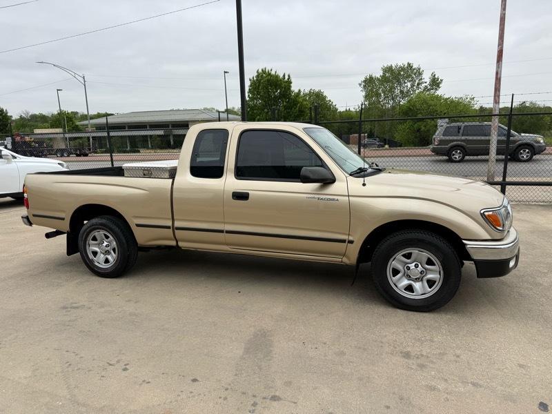 Toyota Tacoma Xtracab 2WD 2003